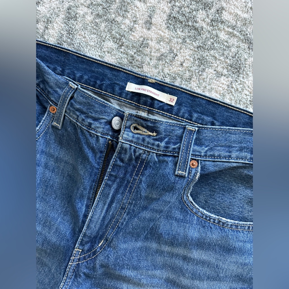Levi’s Low Pro Straight Jeans